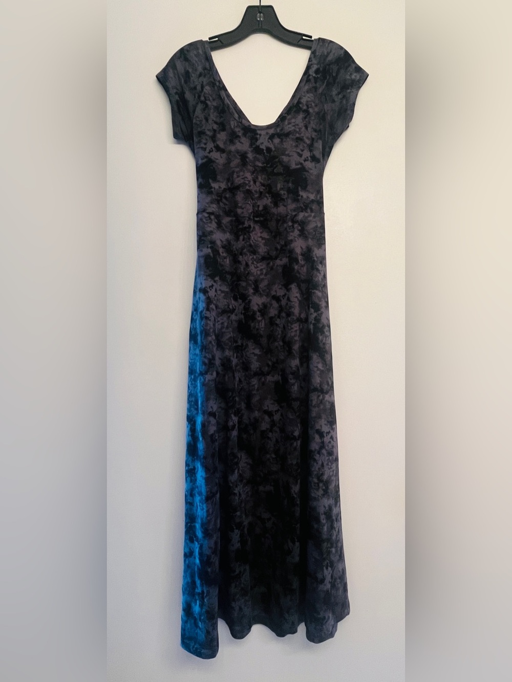 Pact Organic Cotton Fit & Flare
Cross-back Midi dress size S
